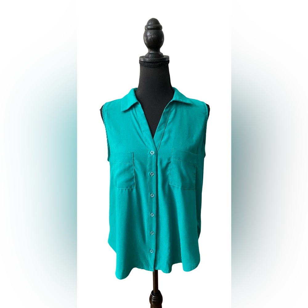 Fenn Wright Manson: Green Sleeveless Button Up Blouse
